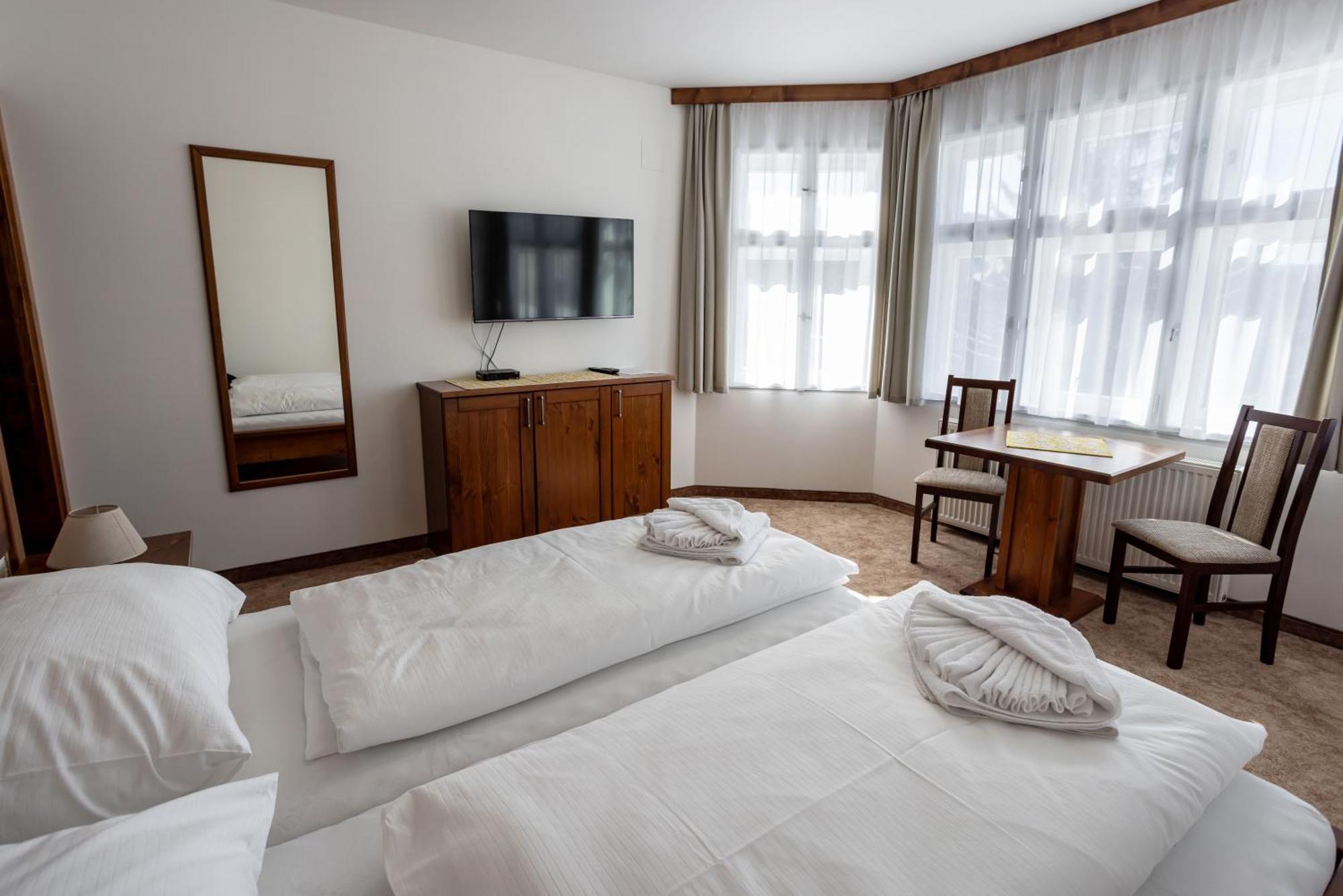Hotel Slavie Spindleruv Mlyn Exterior foto